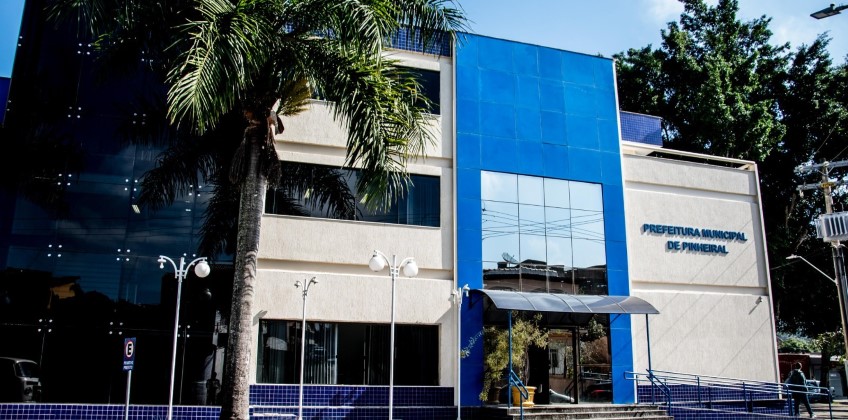 Pinheiral antecipa pagamento da 1ª parcela do 13º salário e injeta cerca de R$ 2,9 milhões na economia local